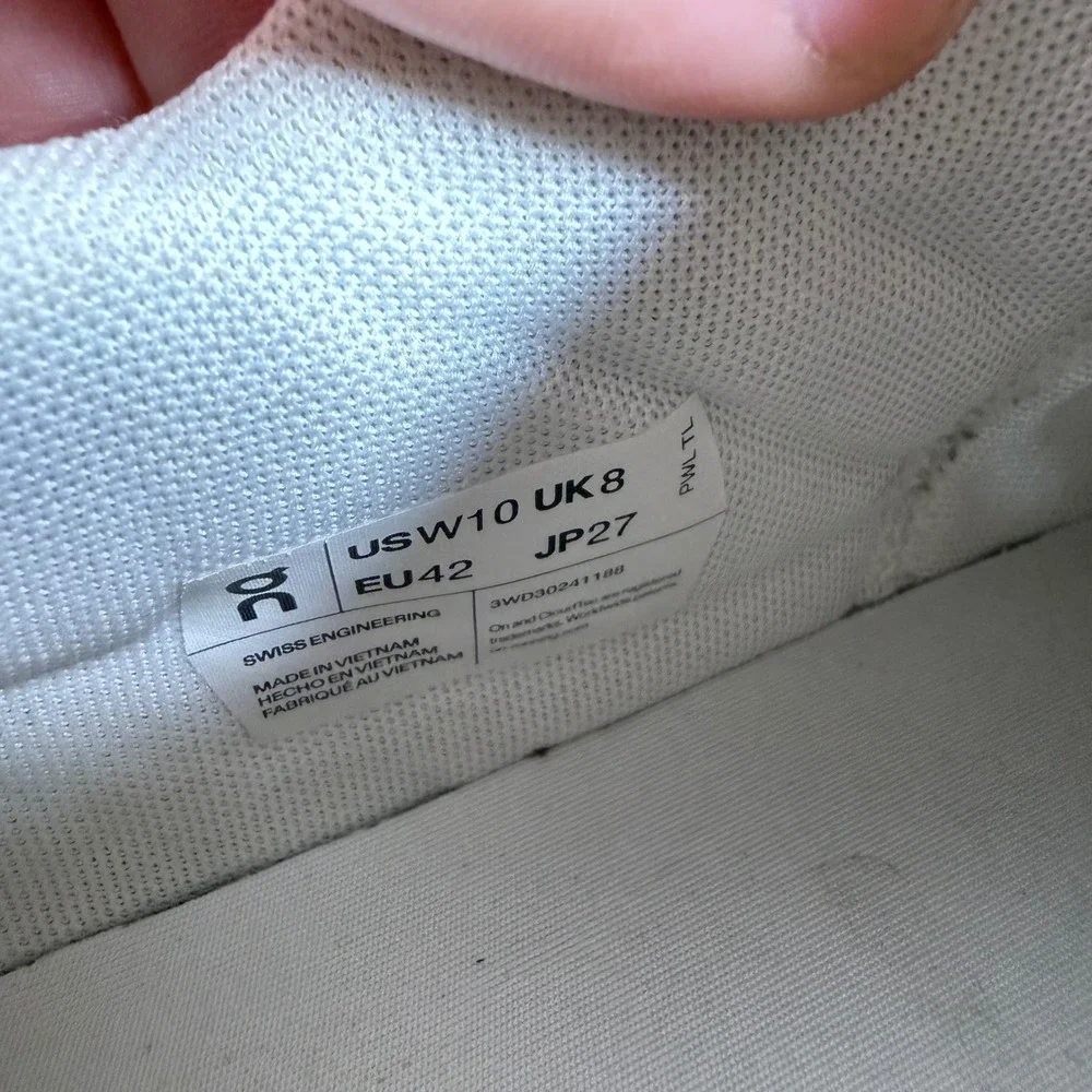 On The Roger Advantage Tennis Shoes Womens Size 10 White Rose 3WD30241188